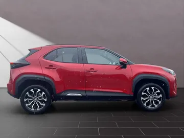 Car image 4