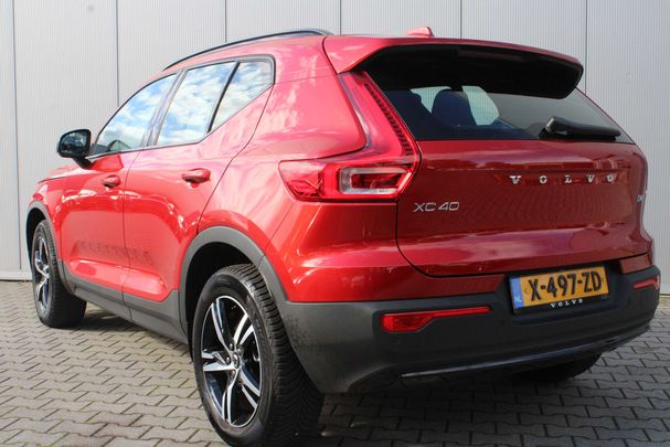 Volvo XC40 B4 Plus Dark 145 kW image number 4