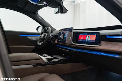 Car image 40