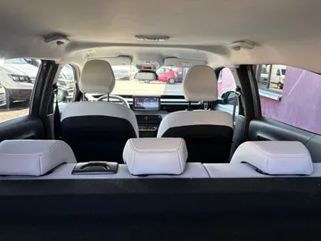 Car image 33