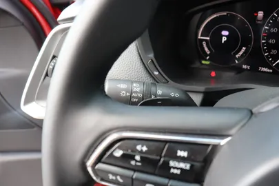 Car image 25