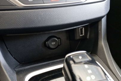 Car image 33