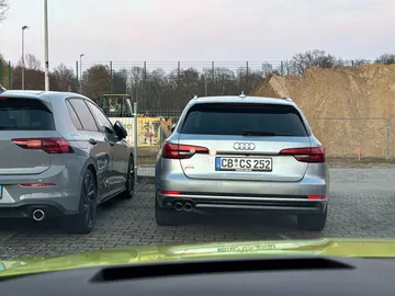 Car image 28