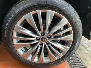 Car image 29