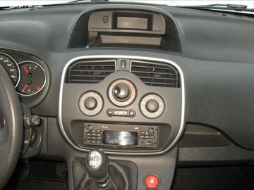 Car image 26