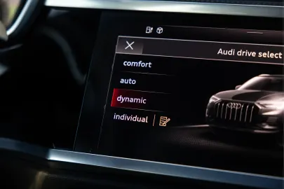 Car image 30