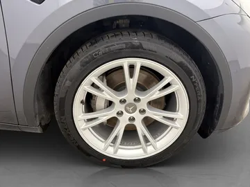 Car image 34