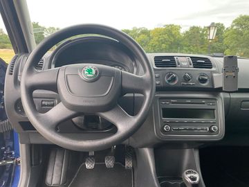 Car image 13