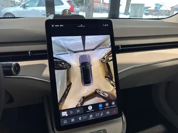 Car image 23