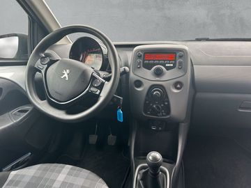 Car image 15