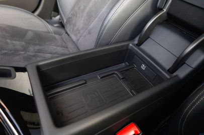 Car image 36