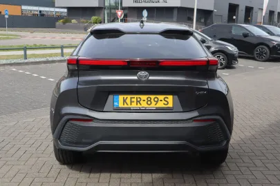 Car image 3