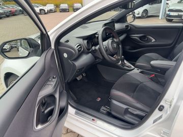 Car image 11