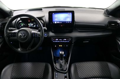 Car image 11