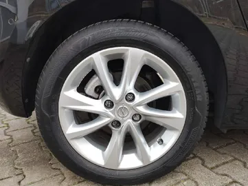Car image 29