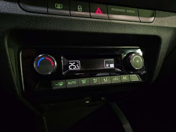 Car image 32