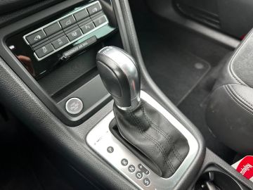 Car image 32