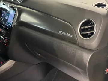 Car image 32