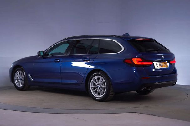 BMW 520i Touring 135 kW image number 2