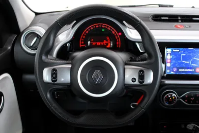 Car image 32