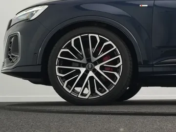 Car image 47