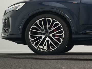 Car image 47