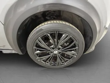 Car image 33