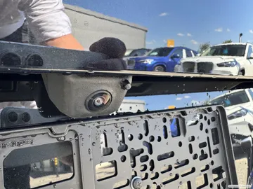 Car image 26