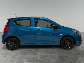 Car image 4