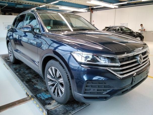 Volkswagen Touareg 3.0 TDI 4Motion 170 kW image number 2