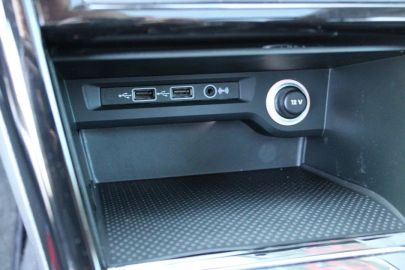 Car image 37