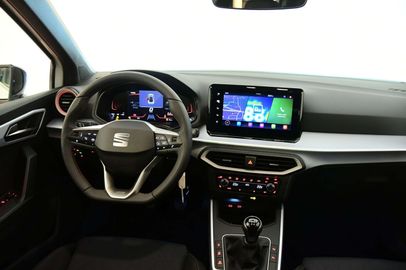 Car image 10