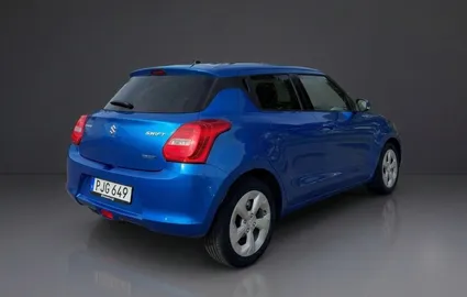 Car image 3