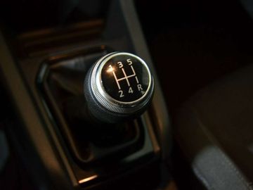 Car image 26