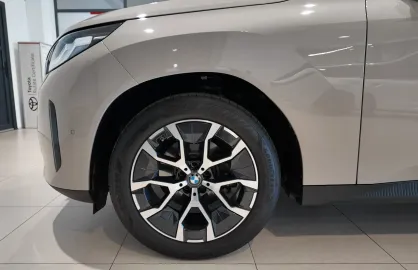 Car image 40