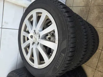 Car image 38