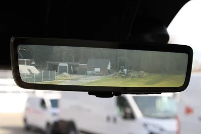 Car image 30