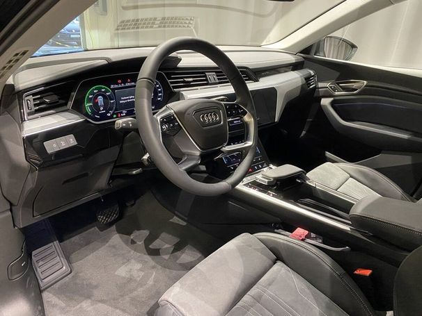 Audi Q8 55 quattro e-tron 304 kW image number 4