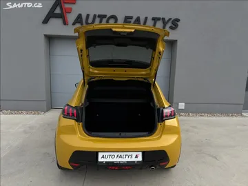 Car image 26