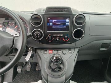 Car image 22