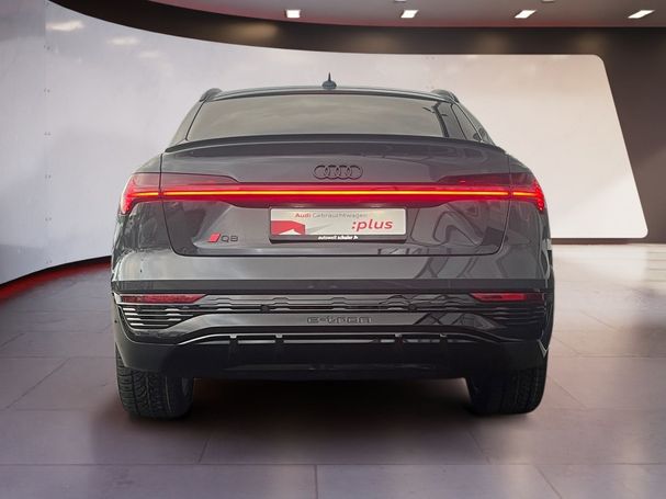 Audi Q8 50 quattro e-tron S-line Sportback 250 kW image number 3