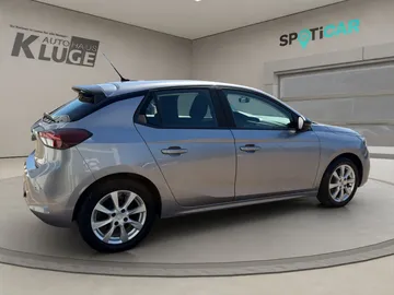 Car image 4