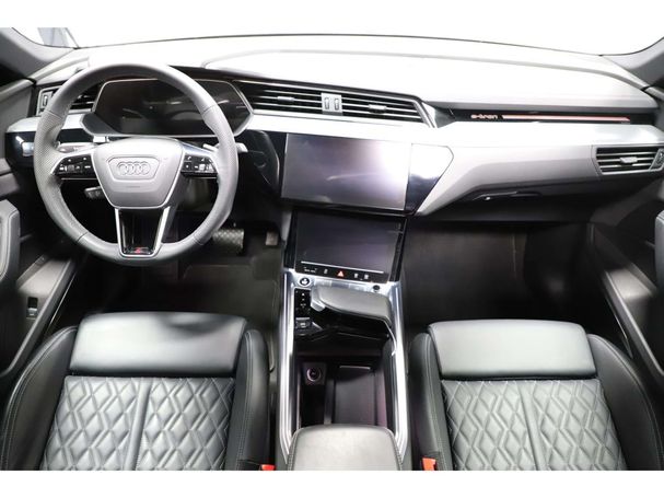 Audi e-tron 55 quattro S-line 300 kW image number 9