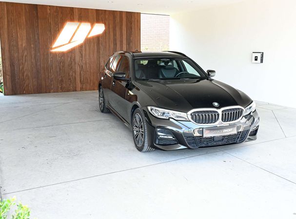 BMW 330 Touring e M 215 kW image number 3