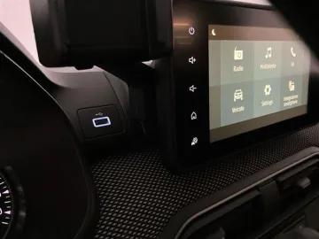 Car image 30