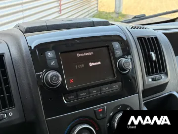 Car image 26