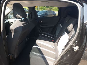 Car image 27