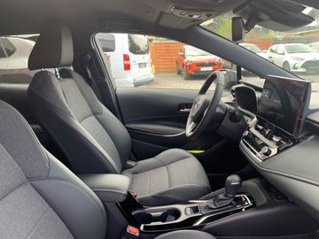 Car image 18