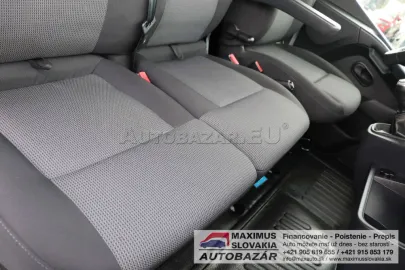Car image 27