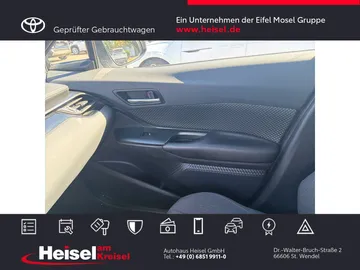 Car image 17